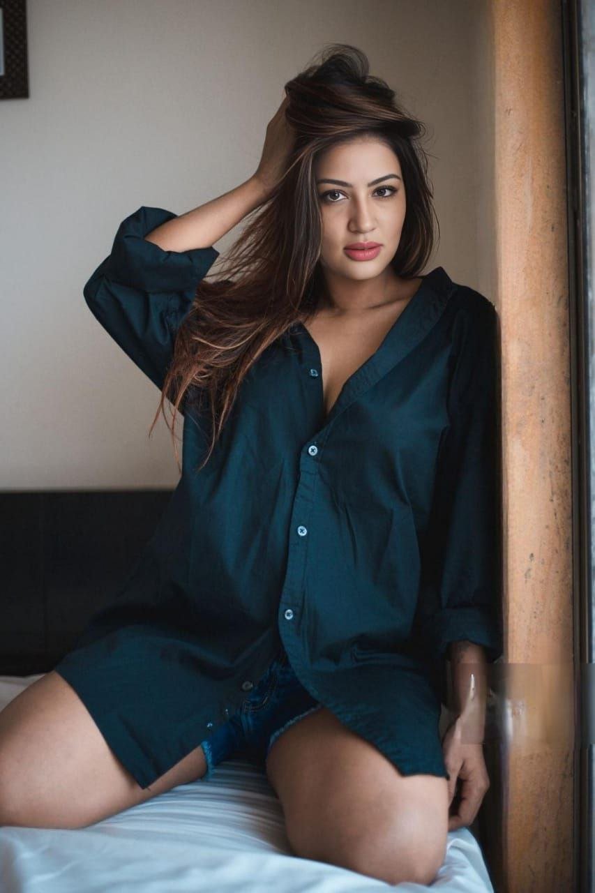 Big boobs Escort Zirakpur